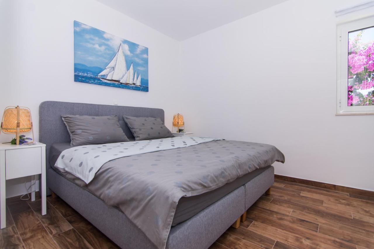 Apartments Lumini Trogir Bagian luar foto